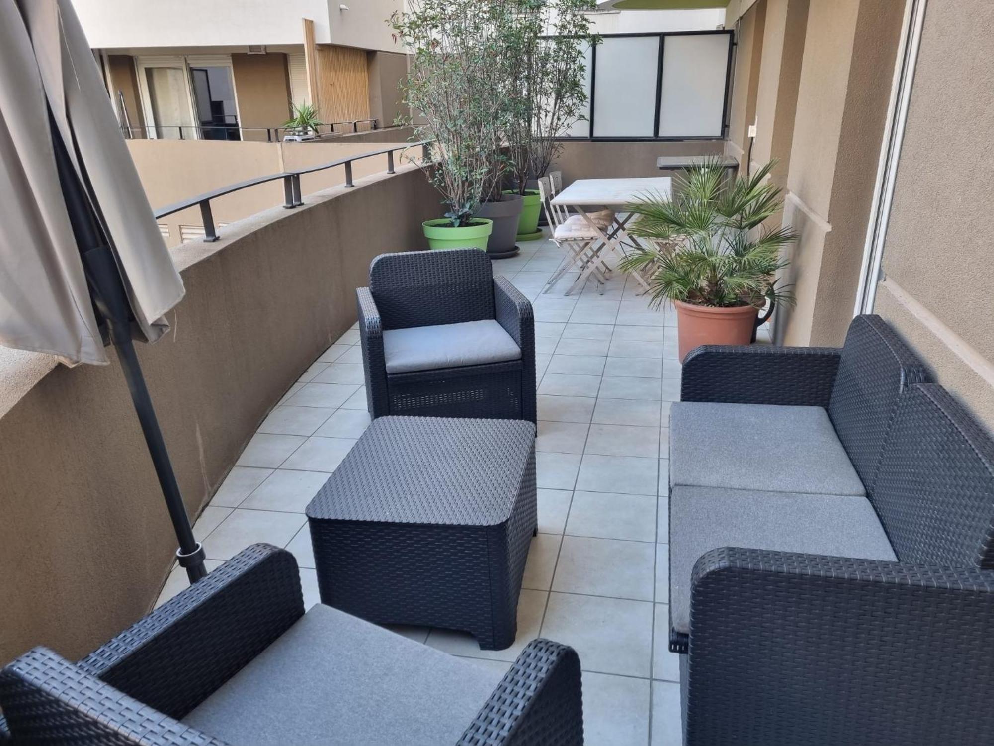 Grand Appartement Avec Garage Et Terrasse Castelnau-le-Lez Bagian luar foto